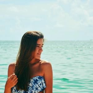 Meet your Posher, Ana julia